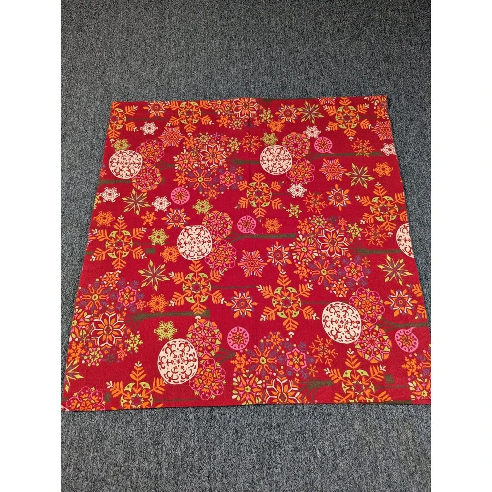 Pottery Barn Red Holiday Snowflake Ornament Cloth Napkins Set of 8 Cotton Linen